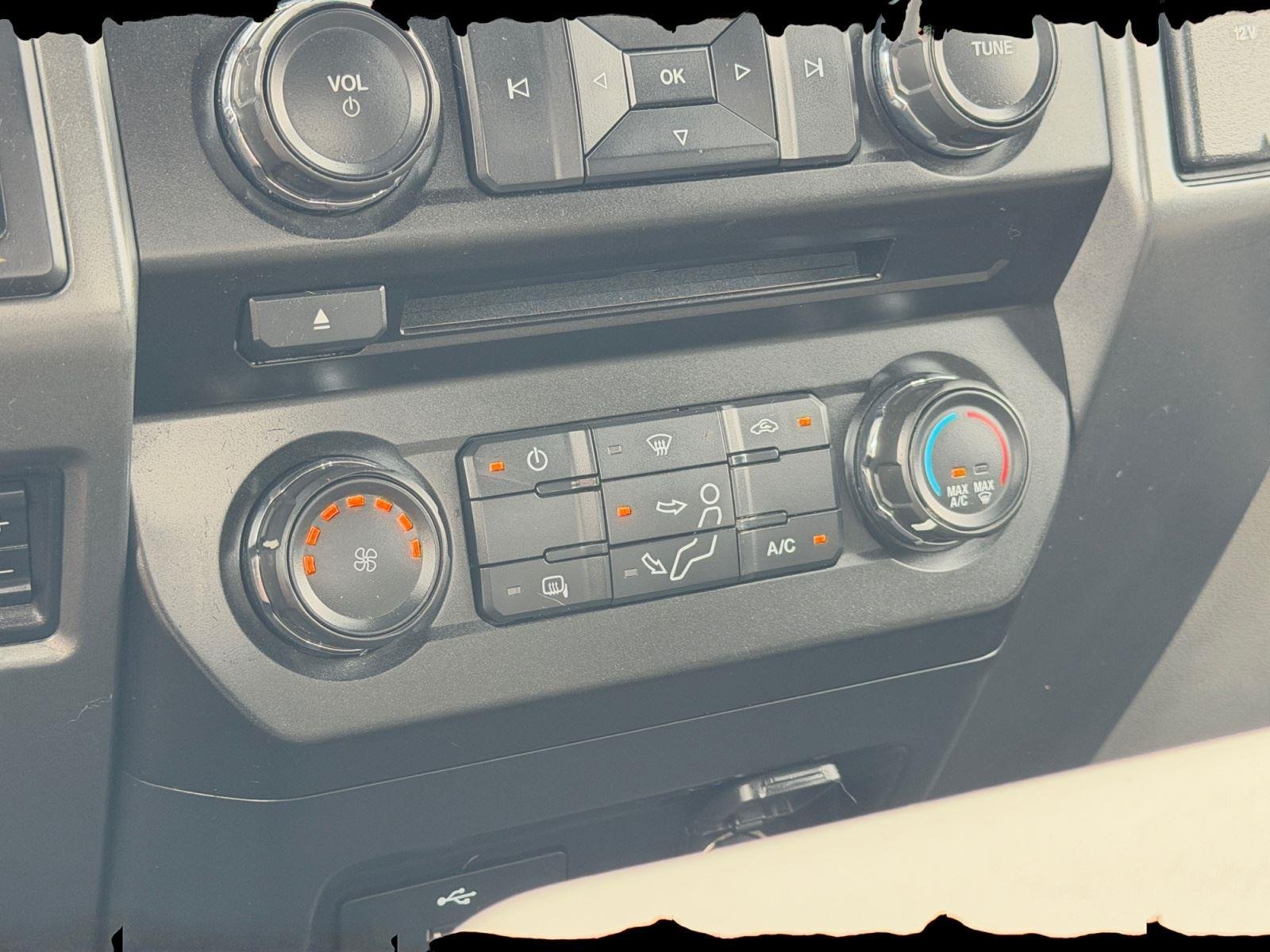 2018 Ford F-350 Super Duty XLT - Photo 24