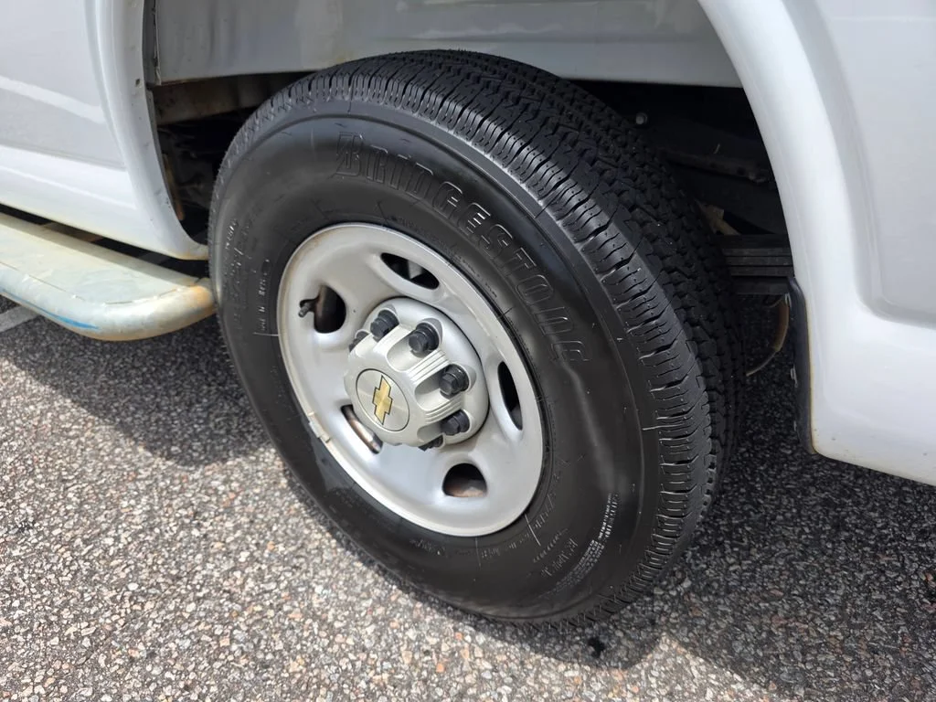 Used 2025 Summit White Chevrolet WT image 21