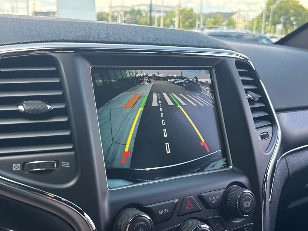 Used 2018 Gray Jeep Limited image 20