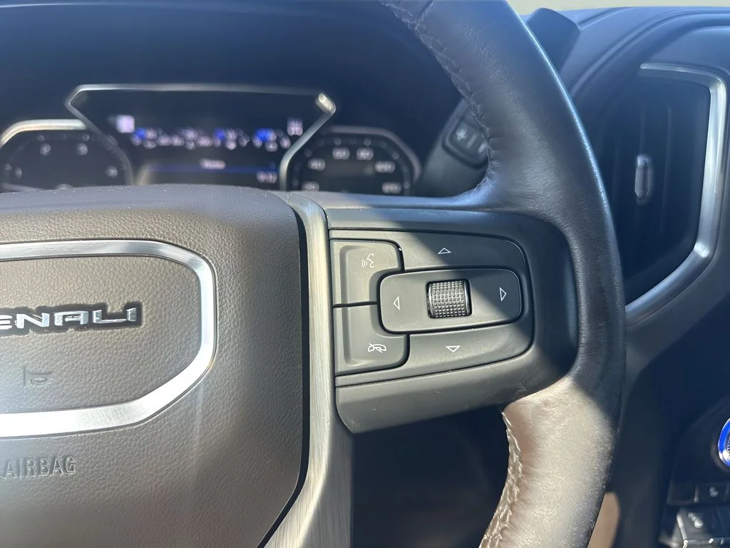 Used 2021 White GMC Denali image 18