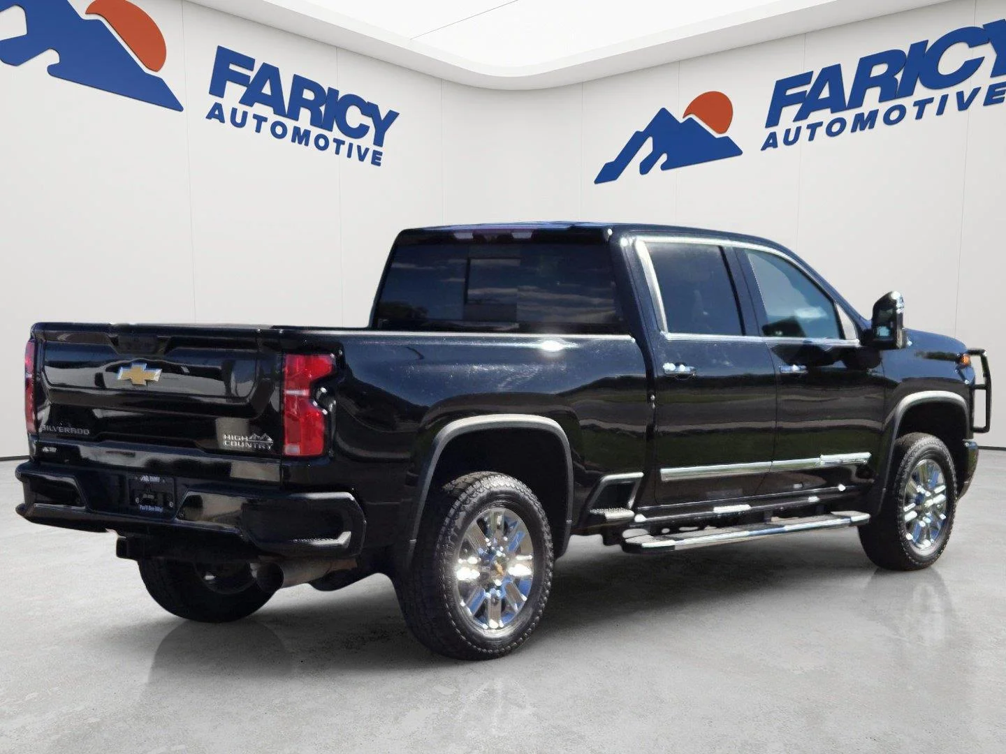 Used 2024 Black Chevrolet High Country image 6