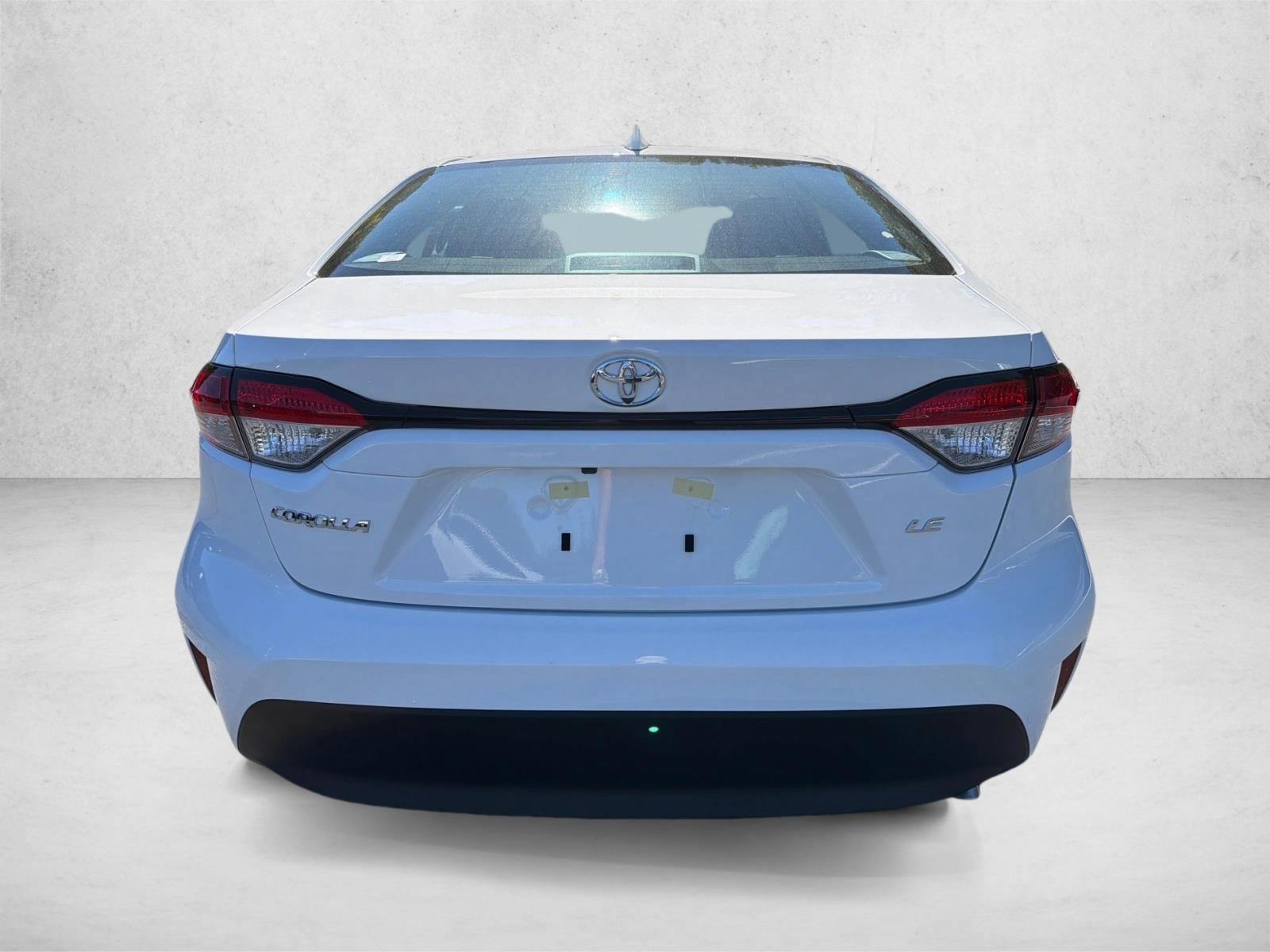 New 2027 Ice Cap Toyota LE image 4