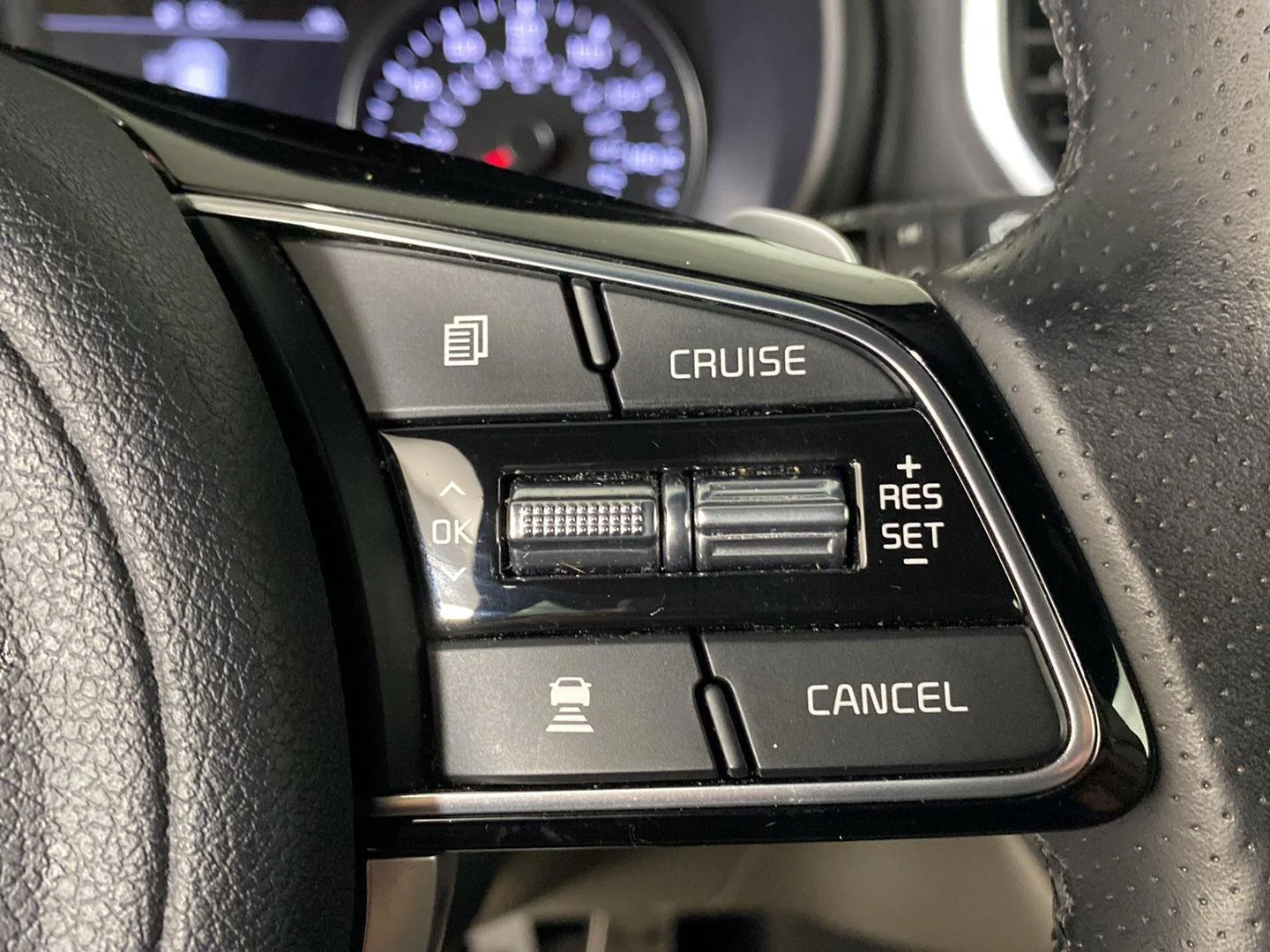Used 2021 Hyper Red Kia SX Turbo image 18