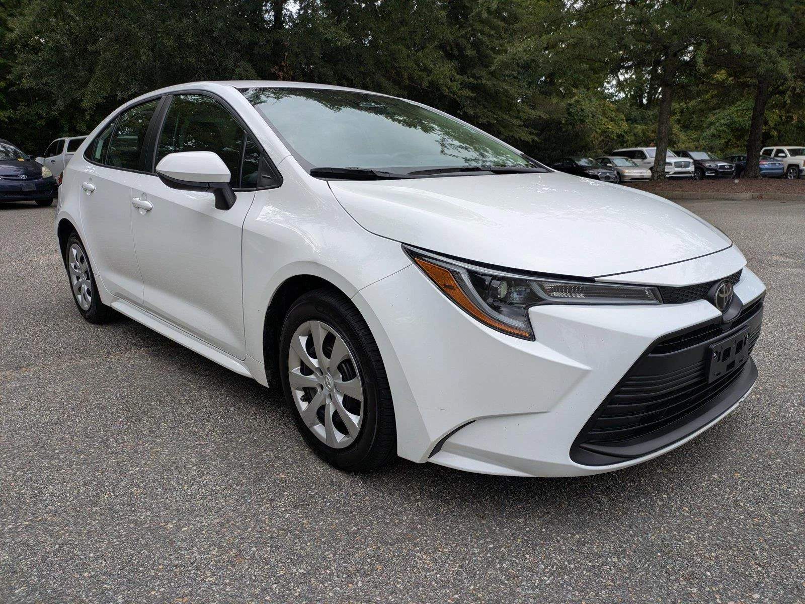 Used 2024  Toyota LE image 2
