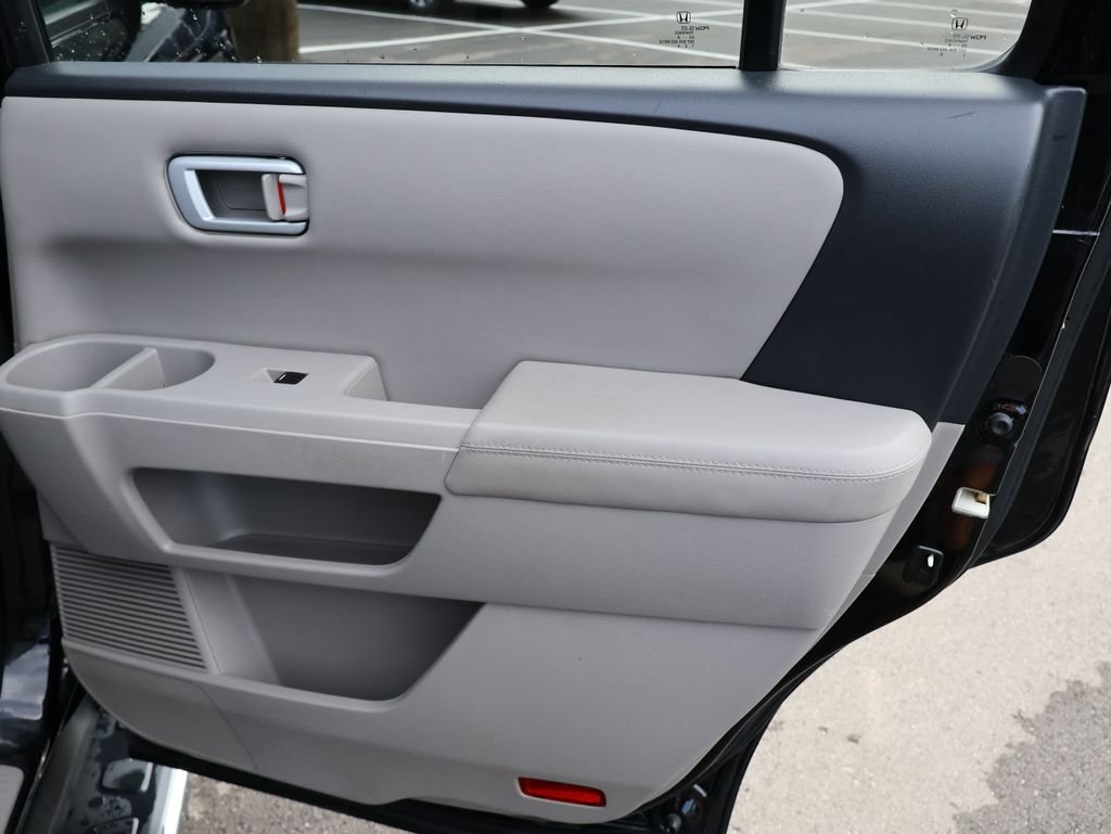 Used 2015 Black Honda EX-L image 16