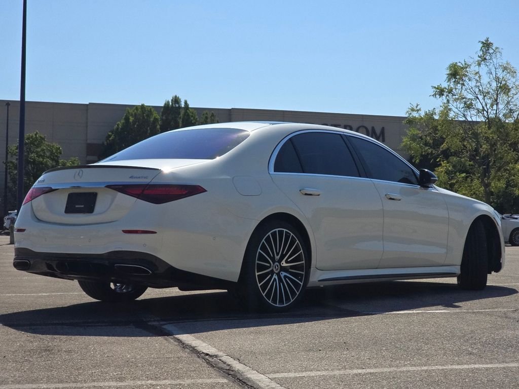 Certified Used 2022 MANUFAKTUR Diamond White Mercedes-Benz S 580 image 16