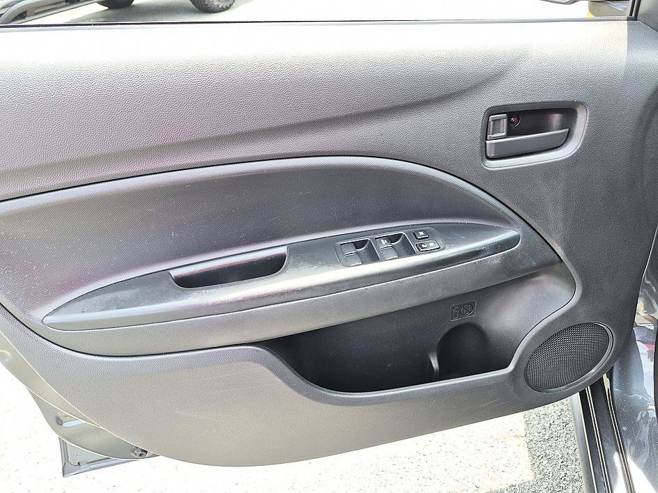 Used 2024 Graphite Gray Metallic Mitsubishi ES image 12
