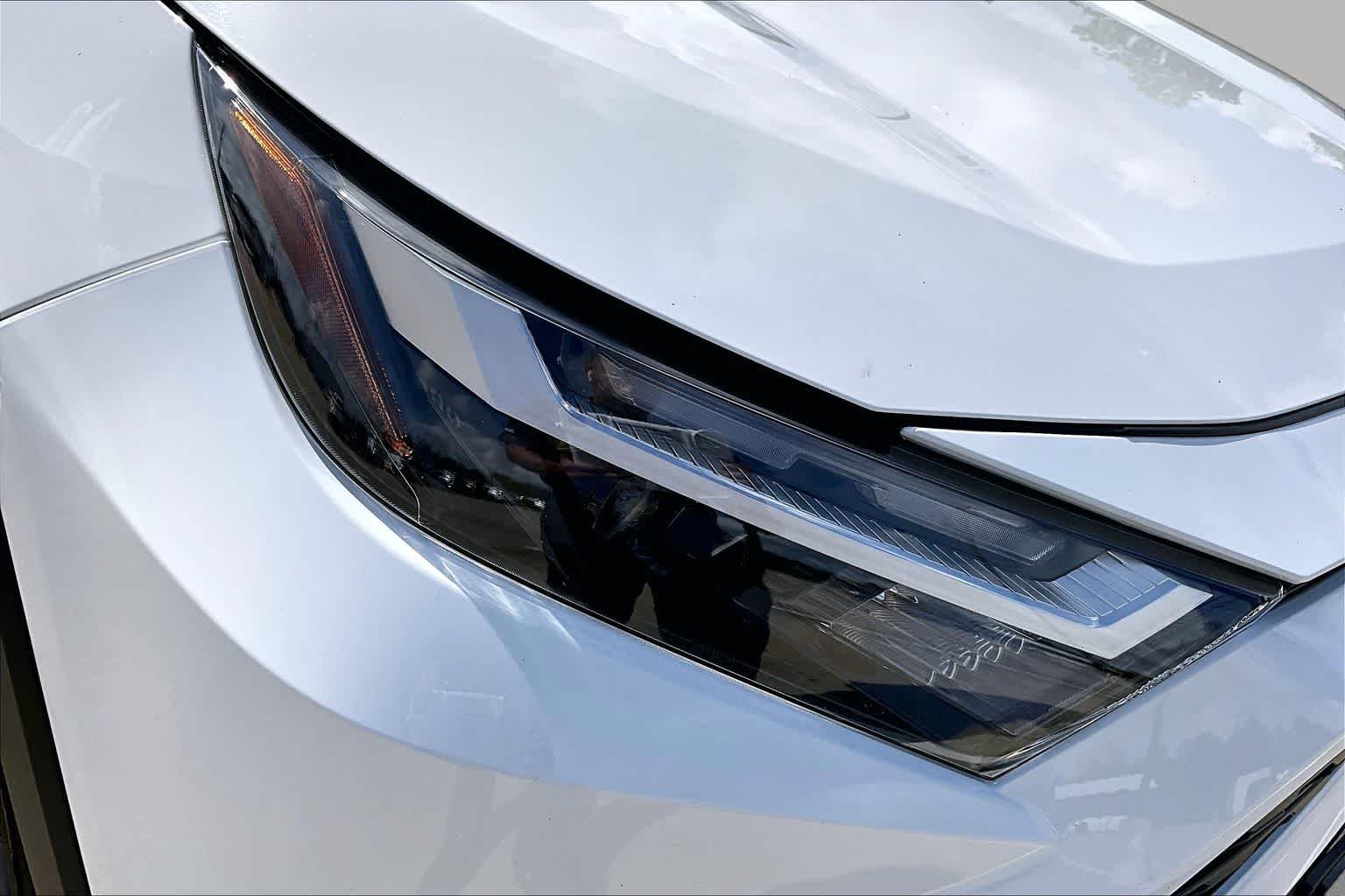 Used 2025 Ice Cap Toyota XLE image 27