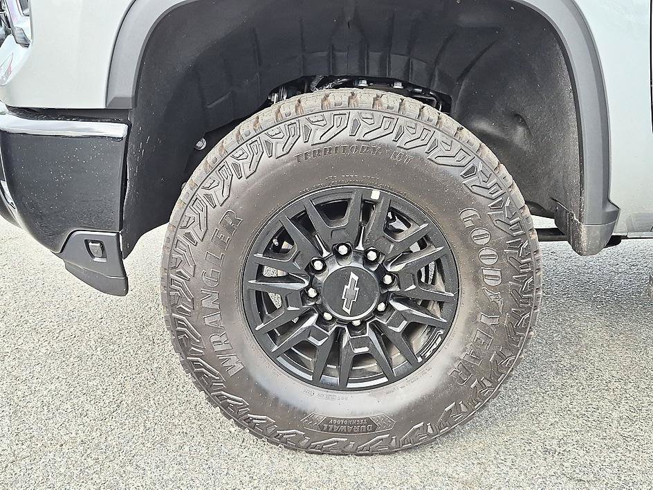 Used 2026 Sterling Gray Metallic Chevrolet ZR2 image 10