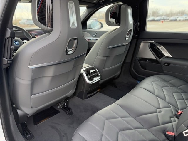 New 2025 Brooklyn Grey Metallic BMW 750e xDrive image 17