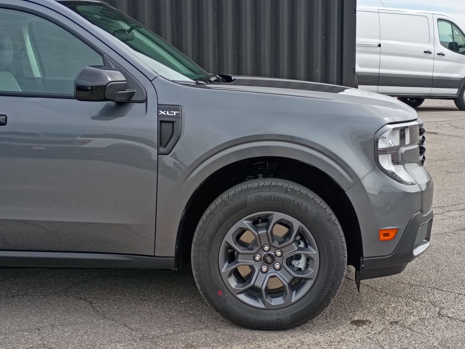 View vehicle photo 4