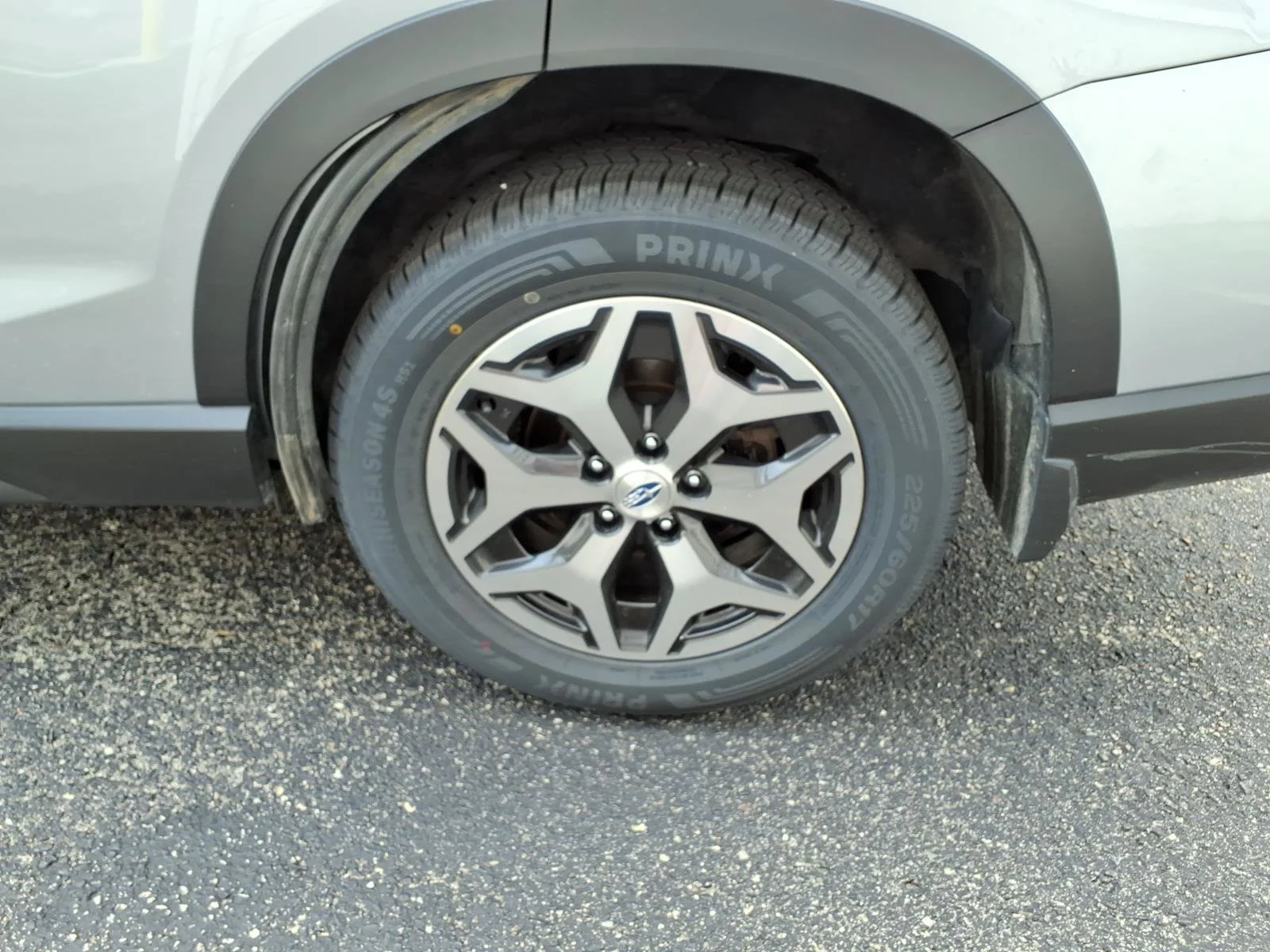 Used 2022 Ice Silver Metallic Subaru Premium image 16
