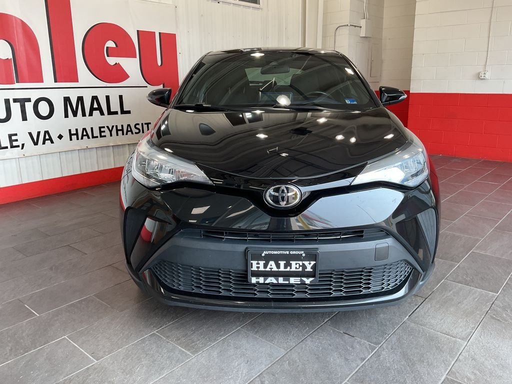 Used 2021 Black Toyota XLE image 3