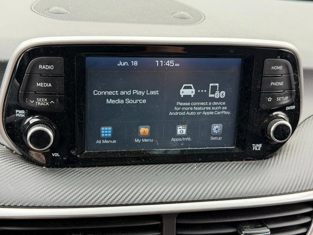 Used 2019 Red Hyundai SE image 23
