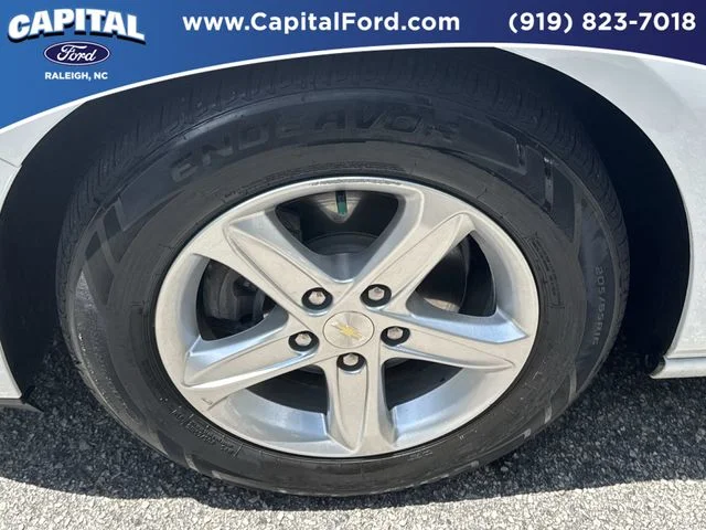Used 2023 White Chevrolet LS image 13