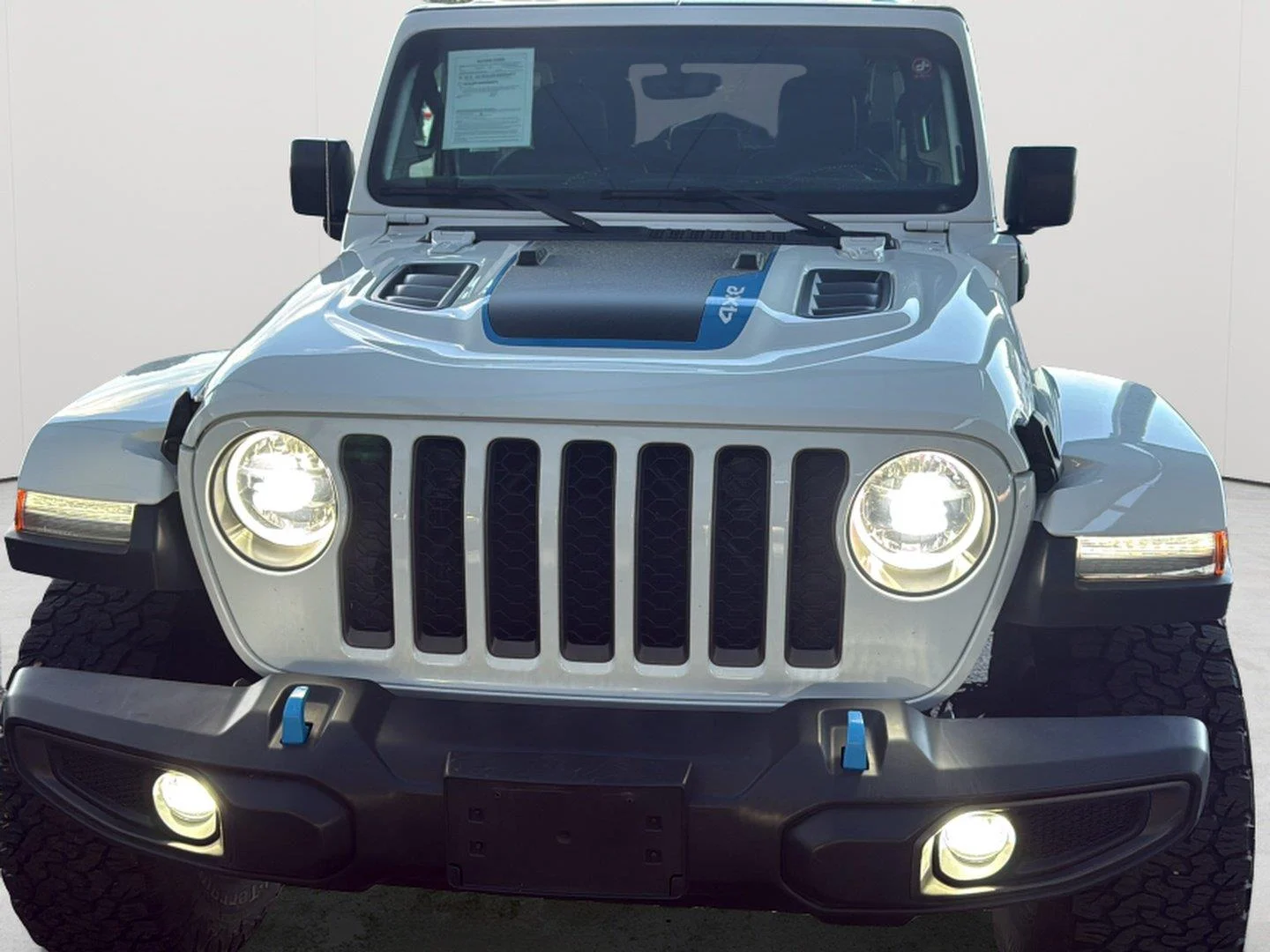 Used 2023 Bright White Clearcoat Jeep Rubicon image 4