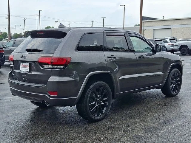 Used 2021 Gray Jeep Laredo X image 2