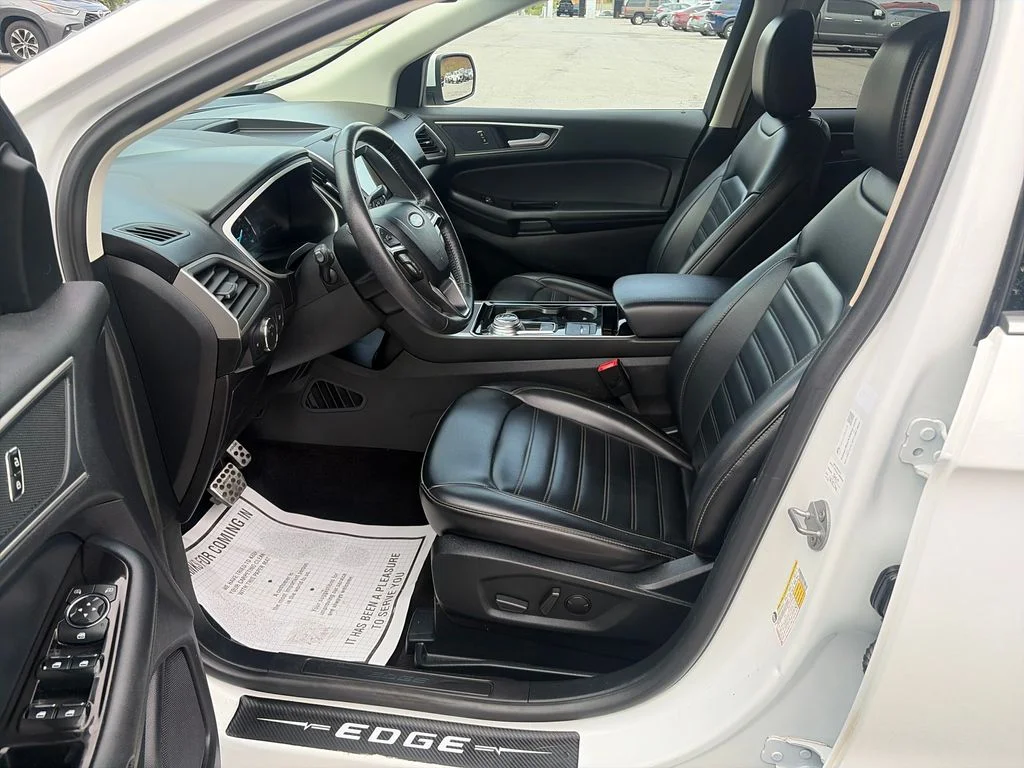Used 2020 Oxford White Ford SEL image 10