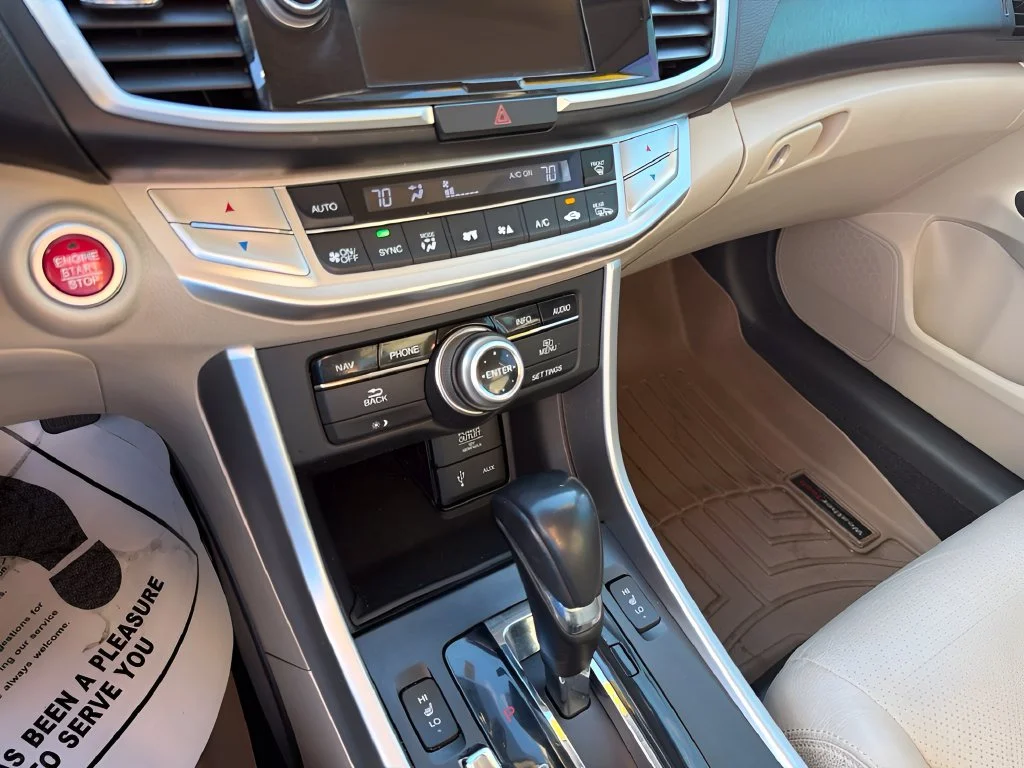Used 2014  Honda EX-L image 24