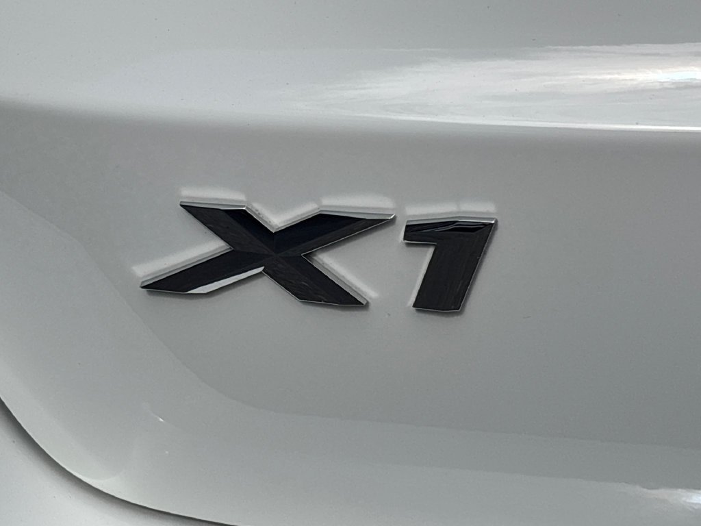 Used 2026 Alpine White BMW xDrive28i image 11