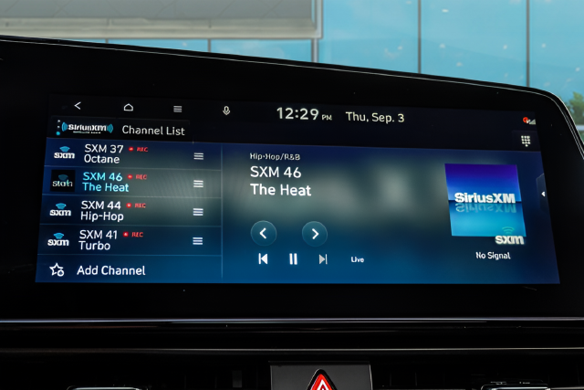 Certified Used 2025 Silver Hyundai SEL Sport image 27