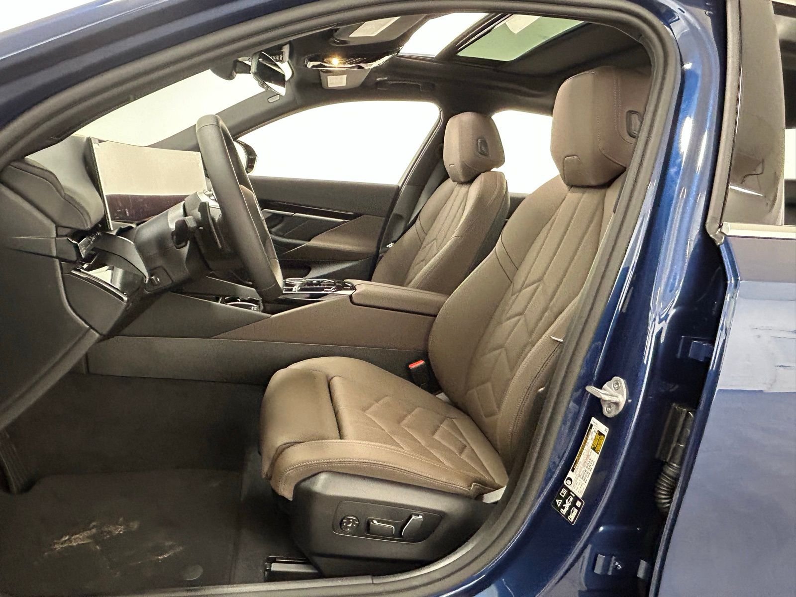 New 2026 Phytonic Blue Metallic BMW 530i xDrive image 28