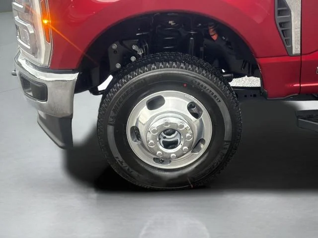 New 2026 Ruby Red Metallic Tinted Clearcoat Ford F-350® Lariat® image 28