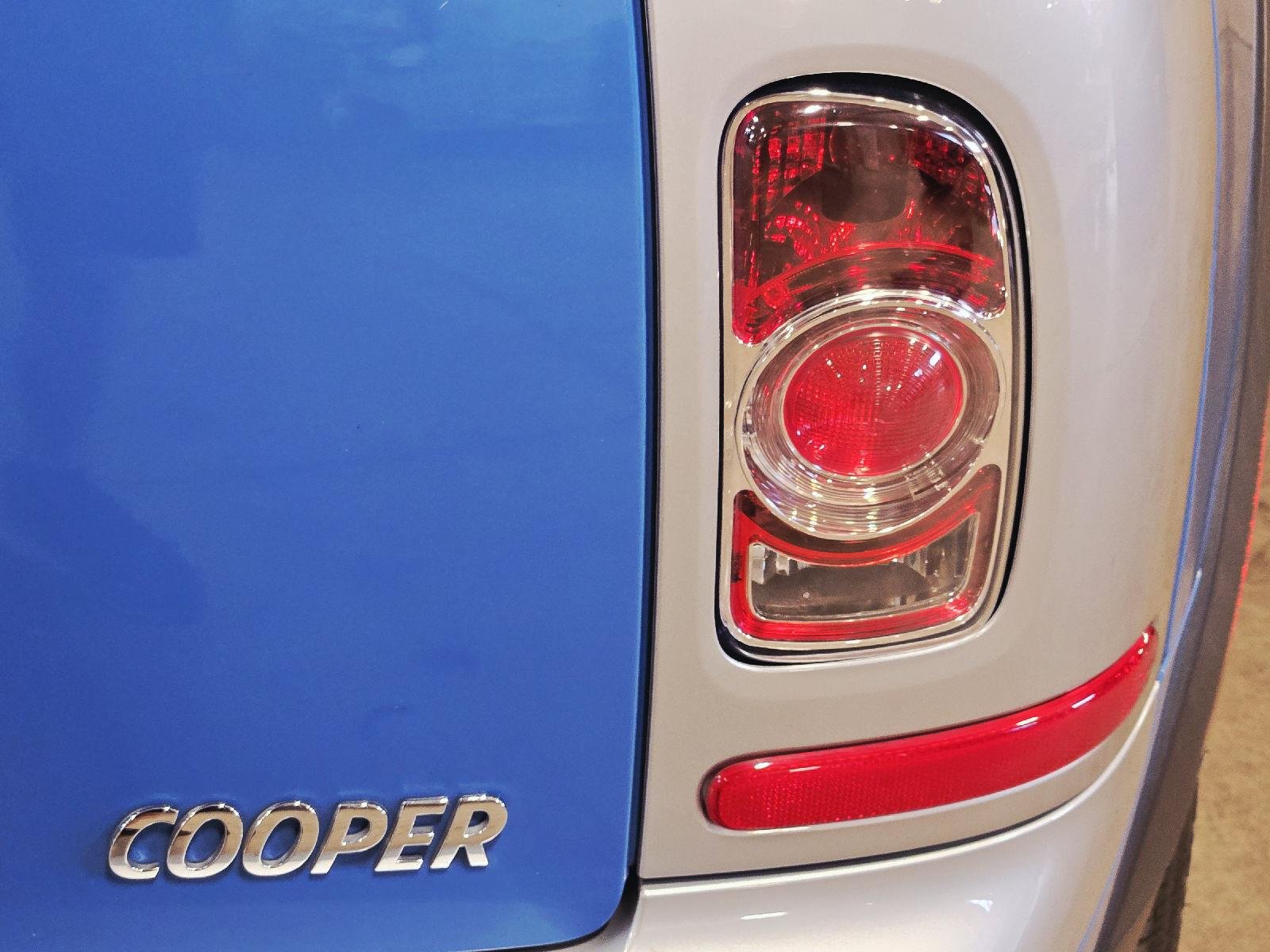 Used 2013 Reef Blue Metallic MINI CLUBVAN image 18