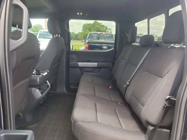Used 2025 Blue Ford XLT image 13