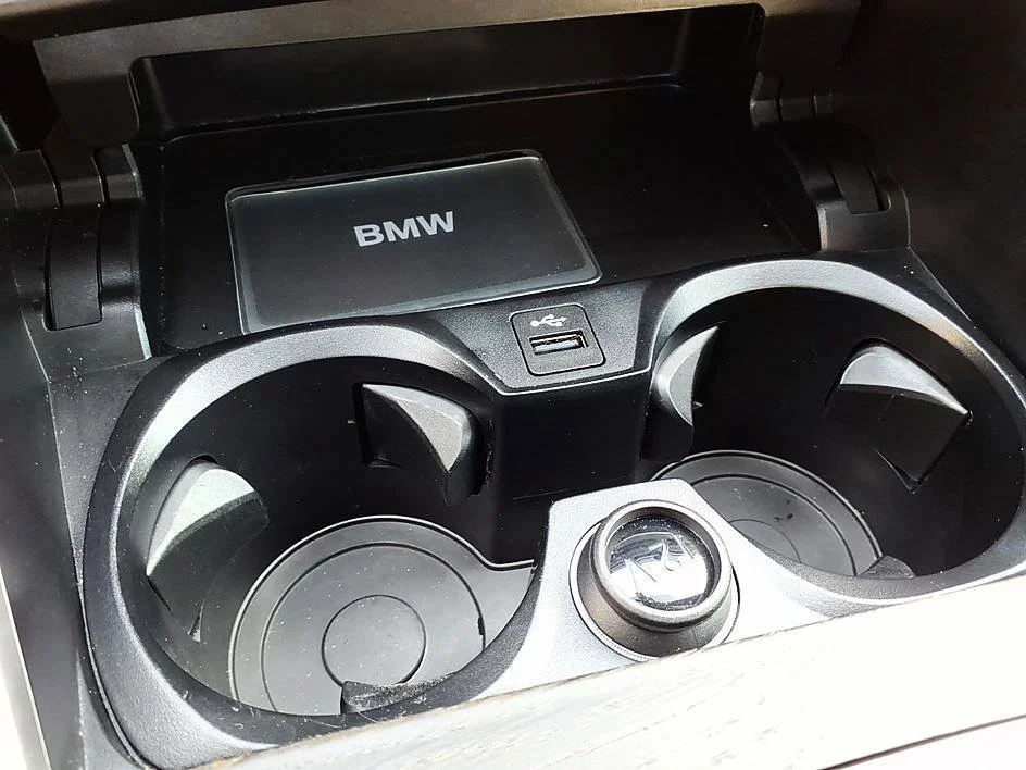 Used 2024 White BMW xDrive image 31