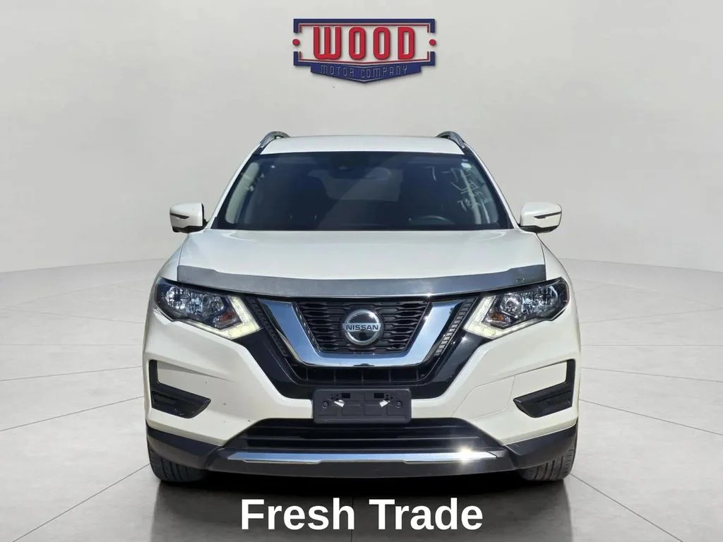 Used 2020 Pearl White Tricoat Nissan SV image 2