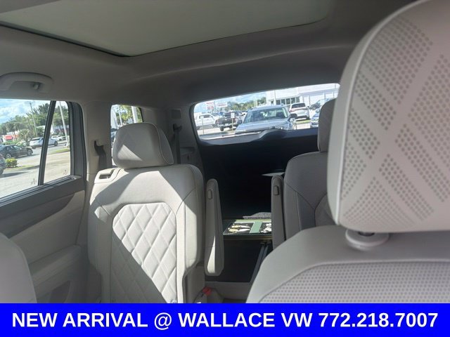 Used 2025 Silver Volkswagen 2.0T SEL Premium R-Line image 2