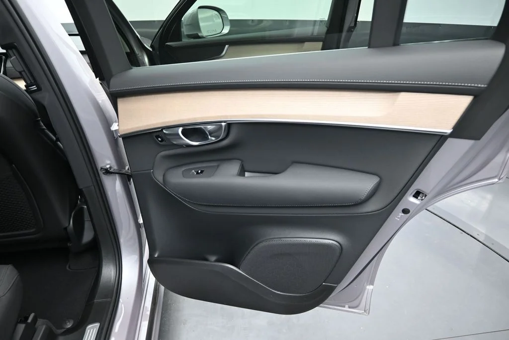 Used 2026 Aurora Silver Volvo Core image 16