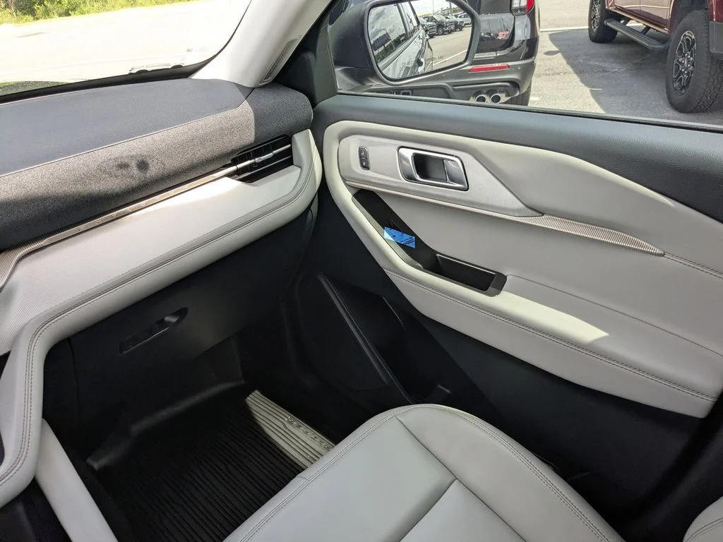 New 2026 Carbonized Gray Metallic Ford Active image 18