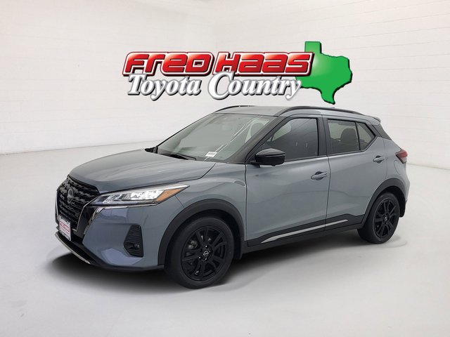 2024 Nissan Kicks SR