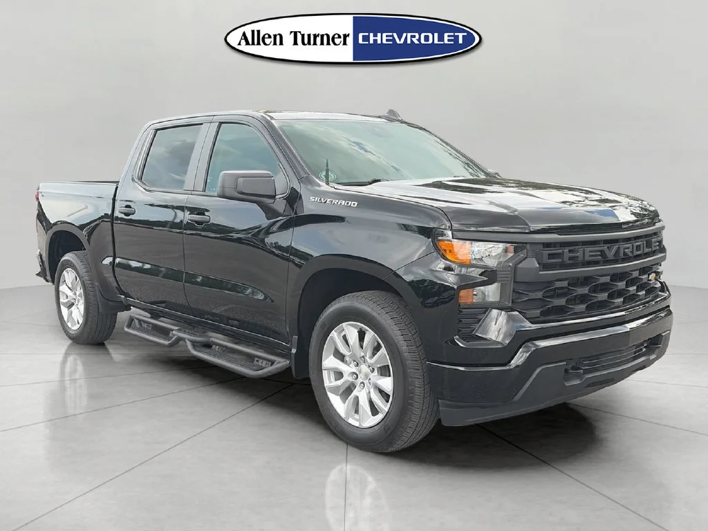 Used 2022 Black Chevrolet Custom image 25