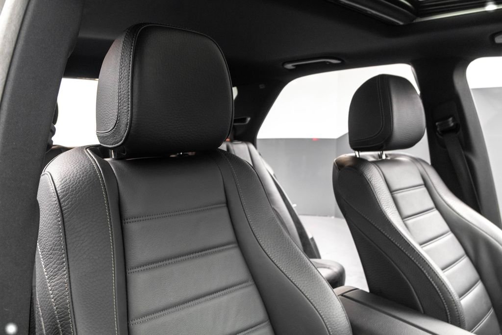 Used 2022 Black Mercedes-Benz GLE 350 image 34