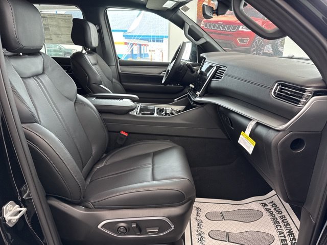 New 2026 High Gloss Black Exterior Paint Jeep Limited Altitude image 16