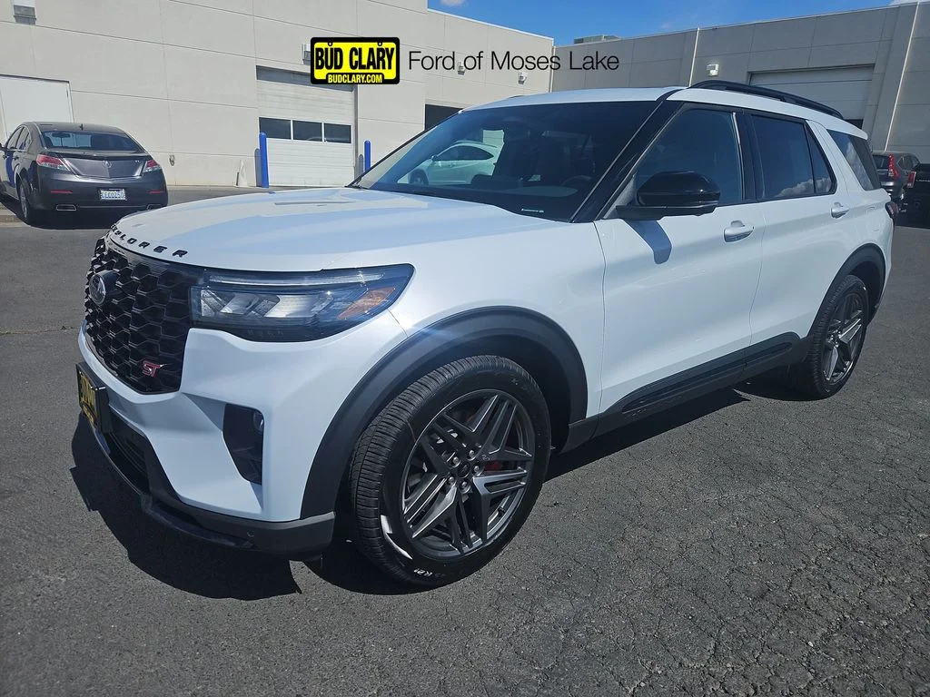 2026 Ford Explorer ST 4WD's photo