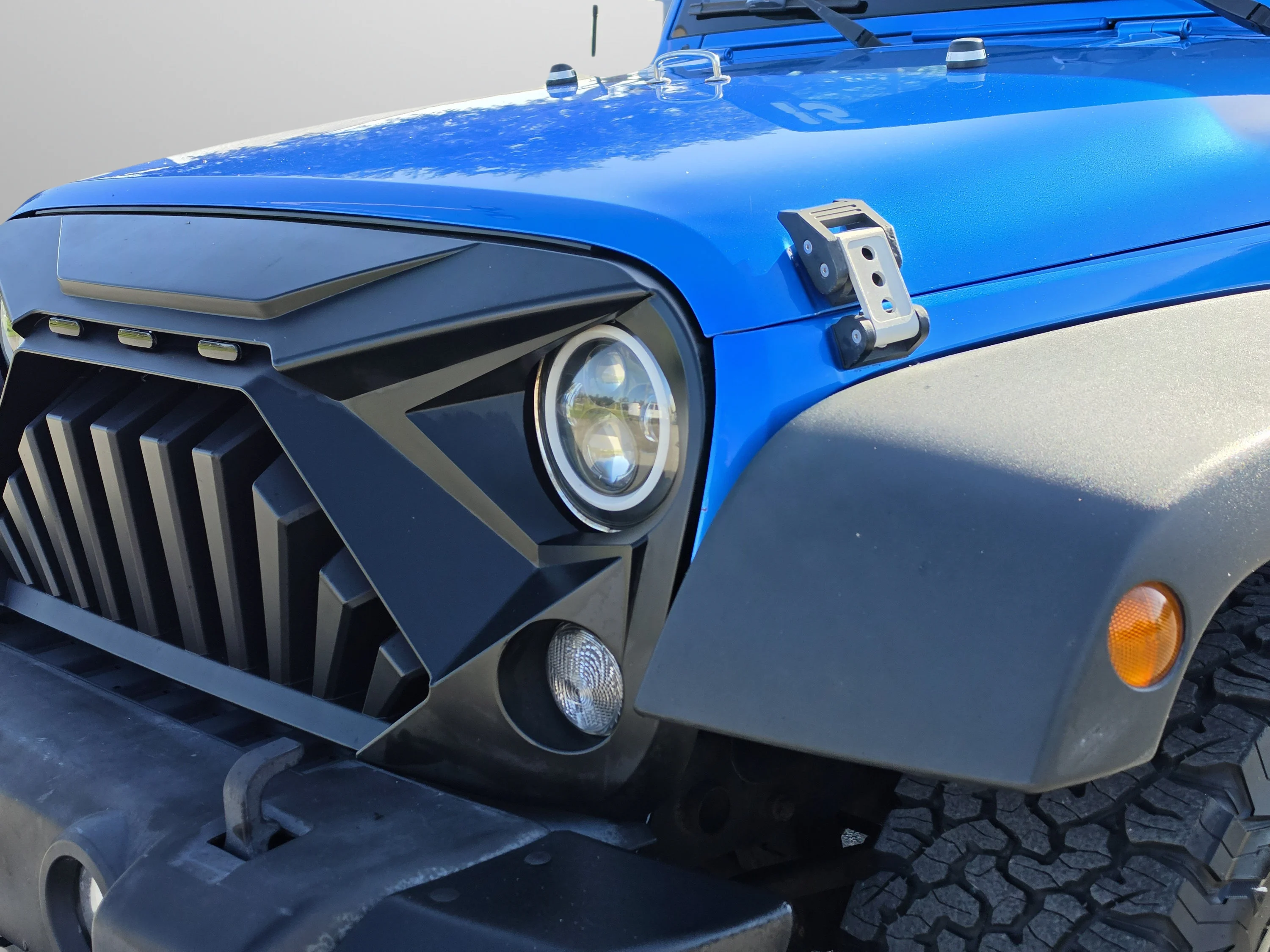 Used 2015 Hydro Blue Pearl Coat Jeep Sport image 13