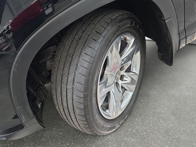 Used 2016 Black Toyota Limited Platinum V6 image 30