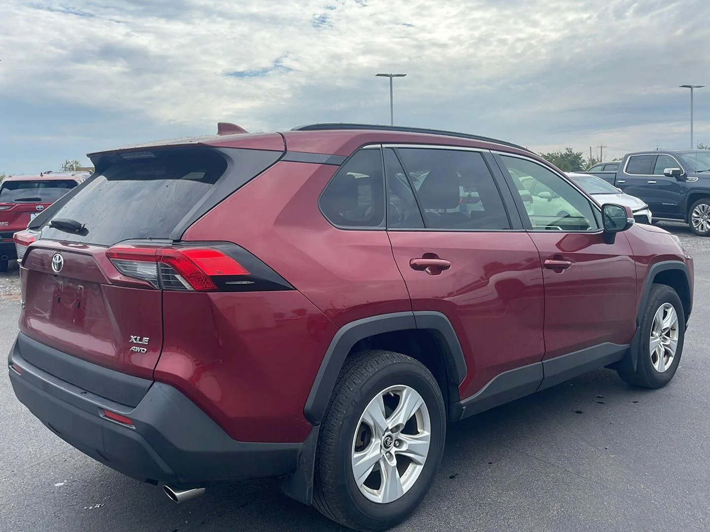 Used 2019 Ruby Flare Pearl Toyota XLE image 8
