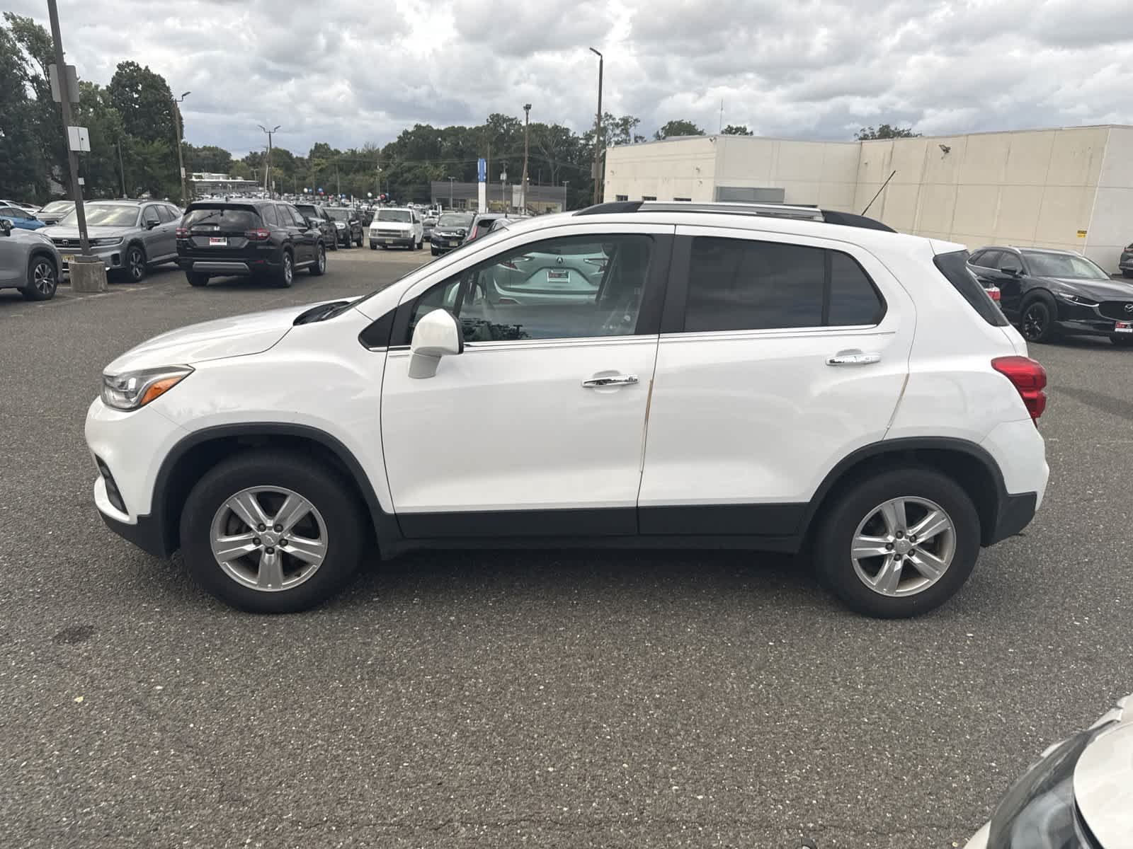 Used 2018 Chevrolet Trax LT with VIN 3GNCJPSB9JL305929 for sale in Eatontown, NJ