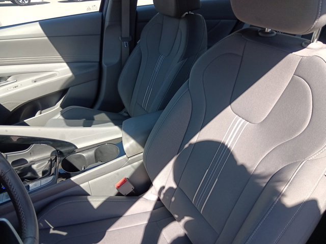 Used 2025 Blue Hyundai SEL Convenience image 10