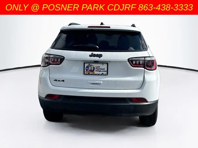 New 2026 Bright White Clear-Coat Exterior Paint Jeep Latitude image 6