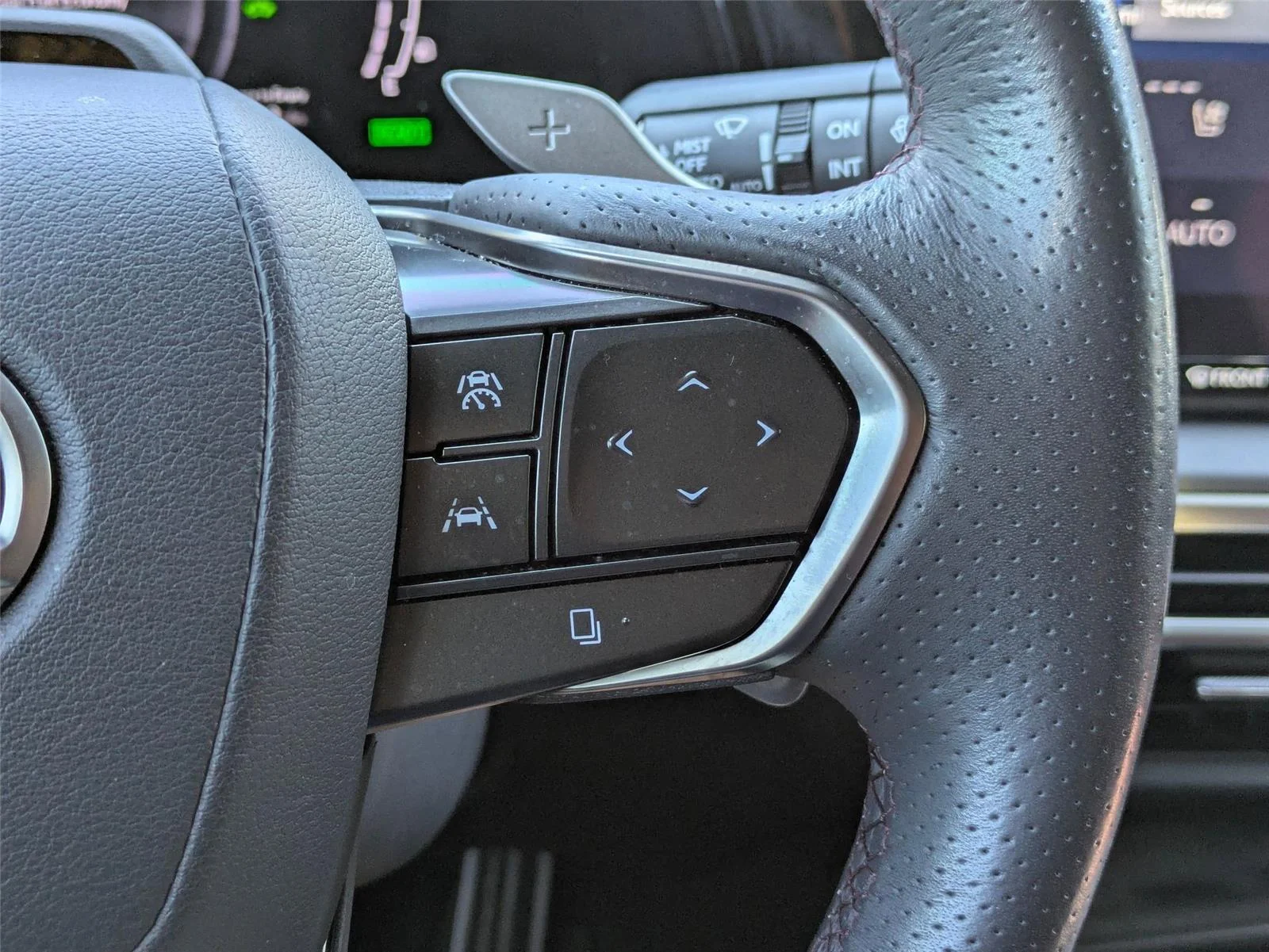 Used 2023 Ultra White Lexus RX 500h F SPORT Performance image 18