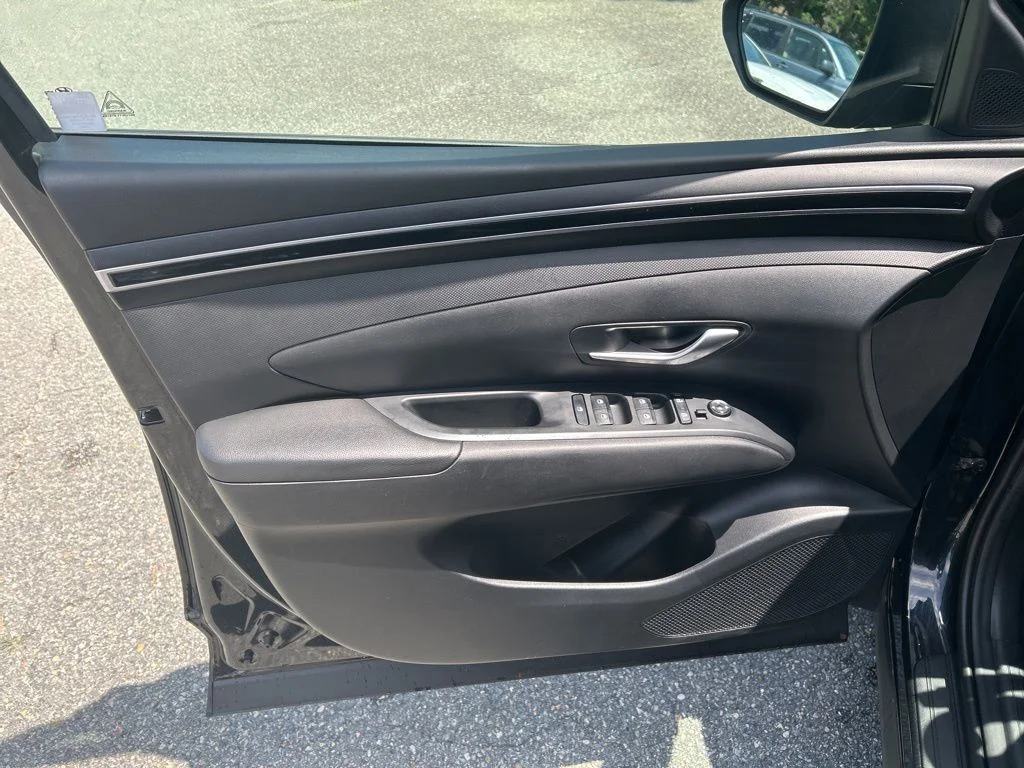 Used 2022 Black Hyundai SEL image 13
