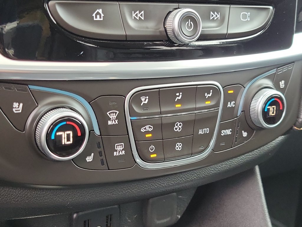 Used 2018 GRAPHITE METALLIC Chevrolet Premier image 29