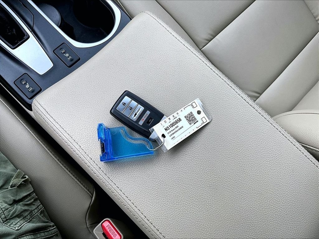 Used 2018  Acura Base image 34
