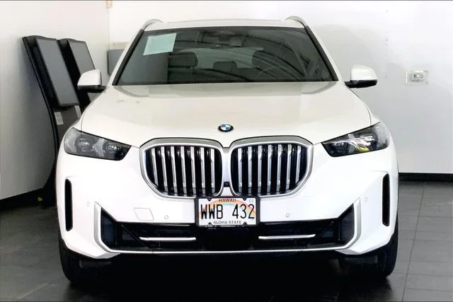 Certified Used 2024 Alpine White BMW sDrive40i image 3